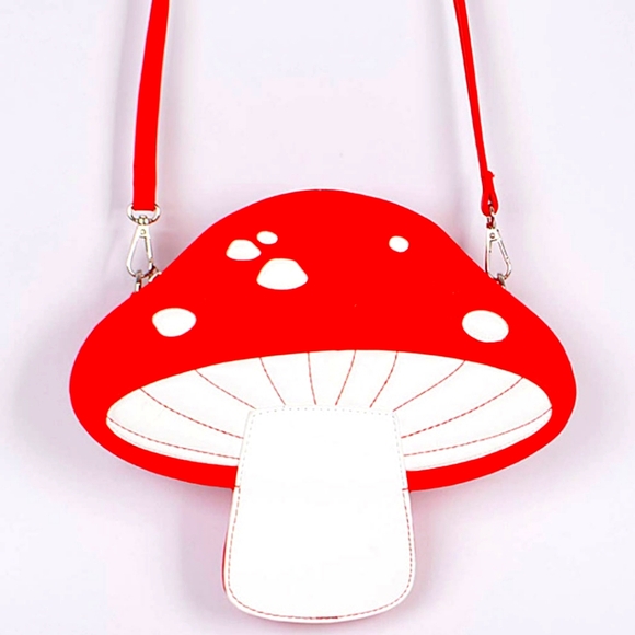 Handbags - NWOT Mushroom purse. SUPER FUN WITH ANY OUTFIT AND OUTING!